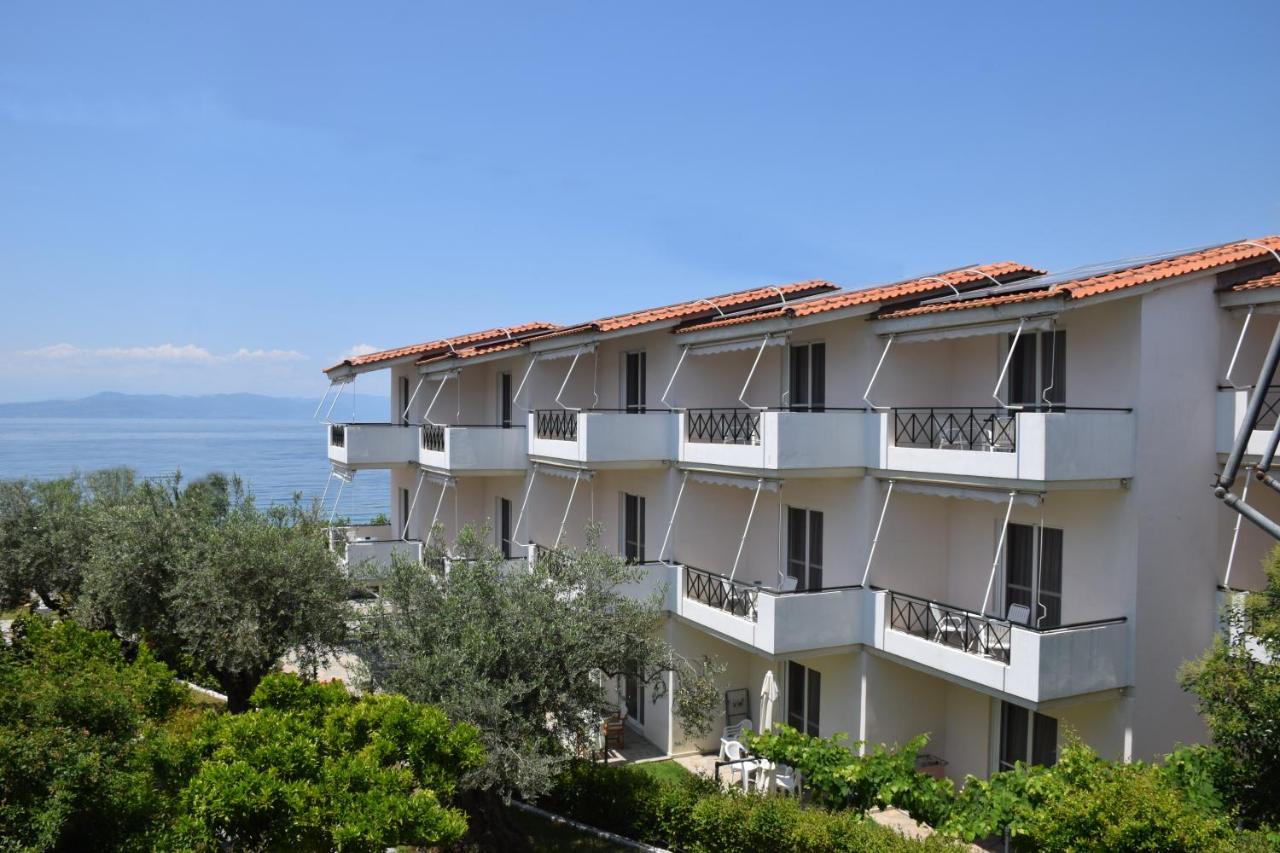 Lappas Rooms Ровиес Экстерьер фото
