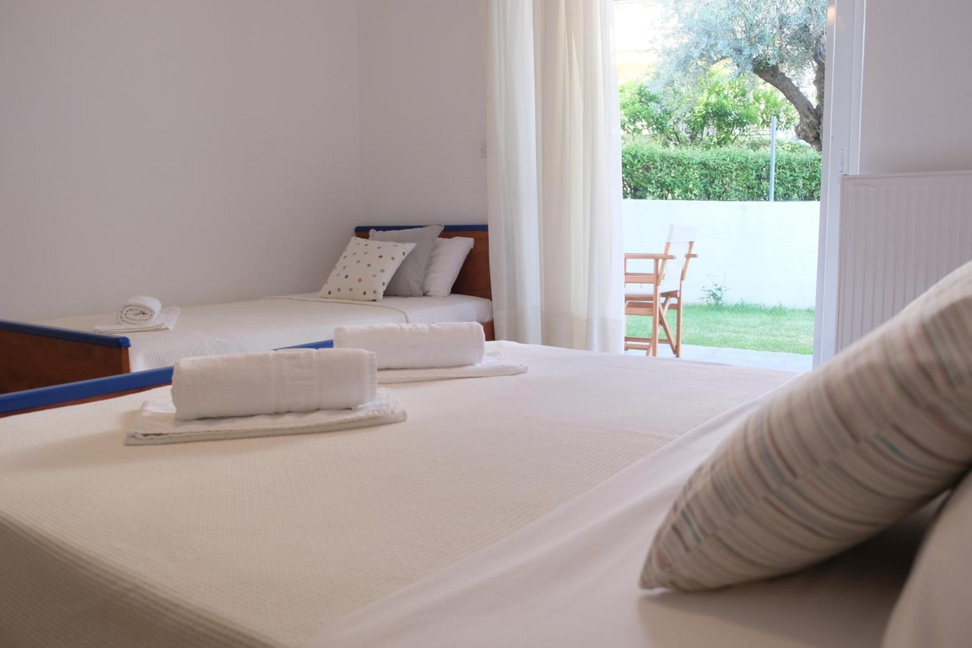 Lappas Rooms Ровиес Экстерьер фото