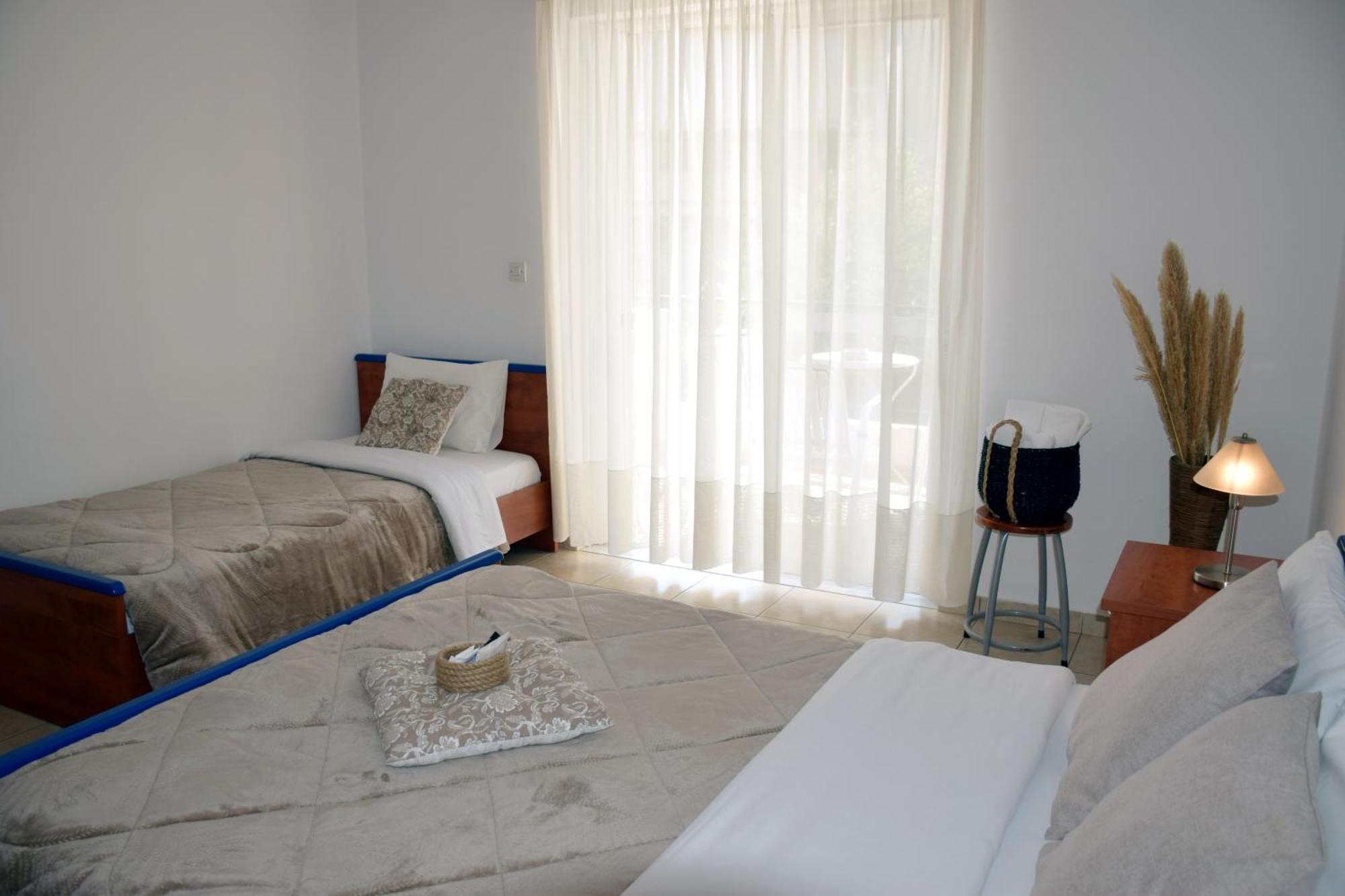 Lappas Rooms Ровиес Экстерьер фото