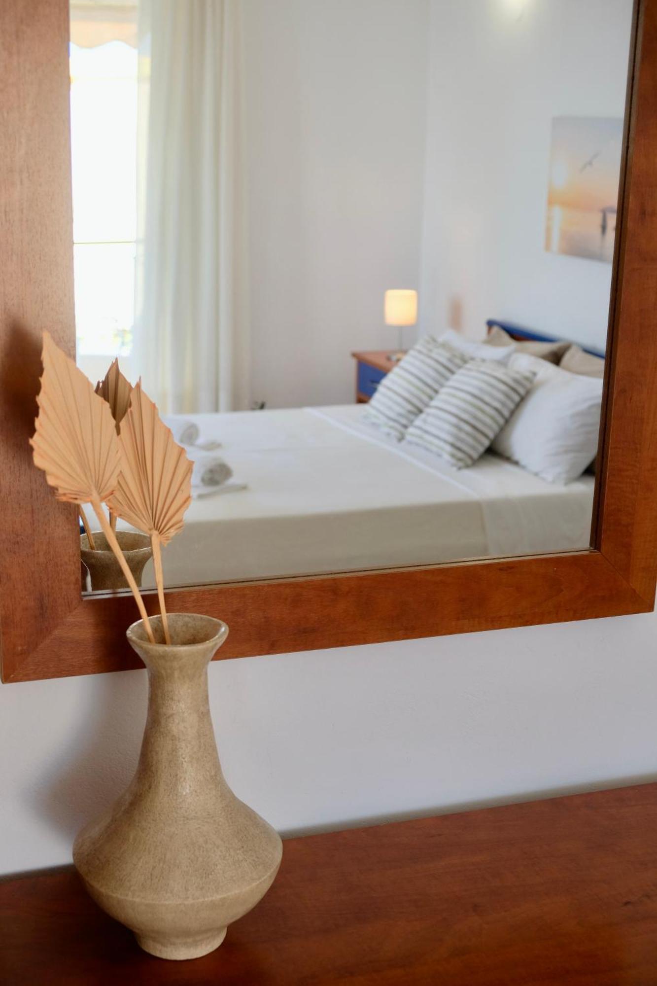 Lappas Rooms Ровиес Экстерьер фото